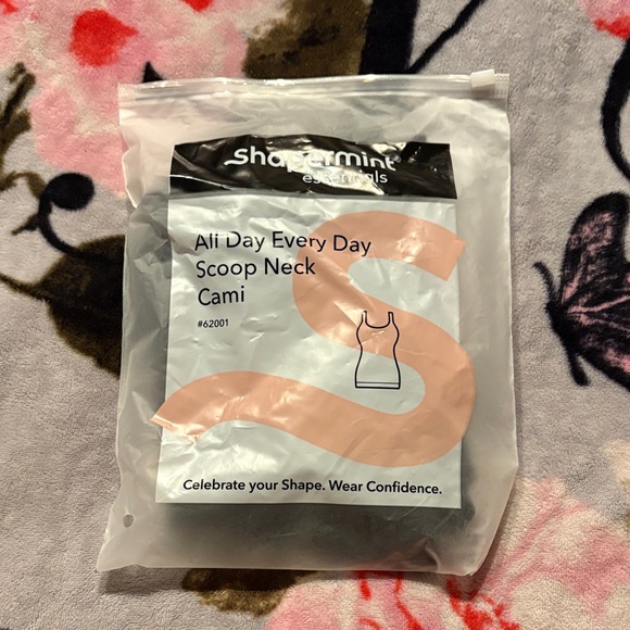 Shapermint Cami - Picture 2 of 10